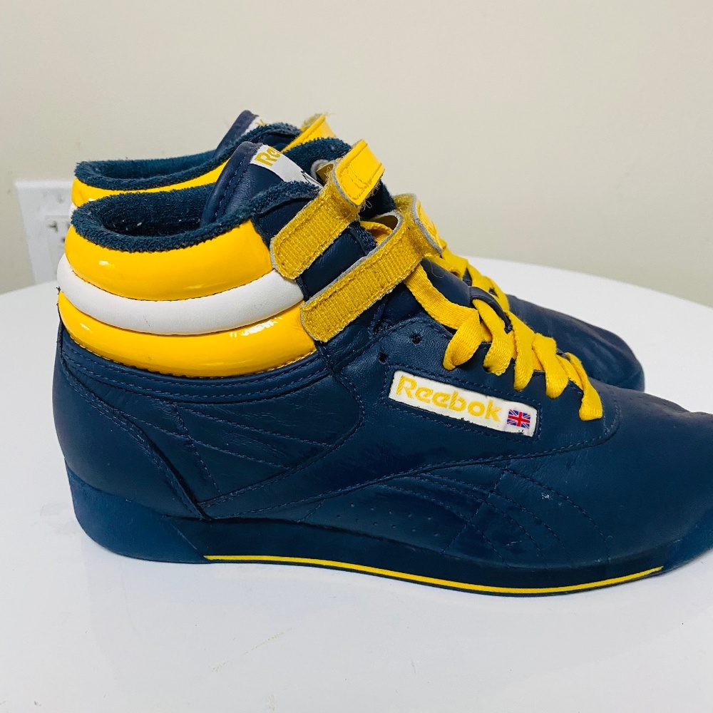 Classic Reebok high top classic woman yellow-blue vintage
